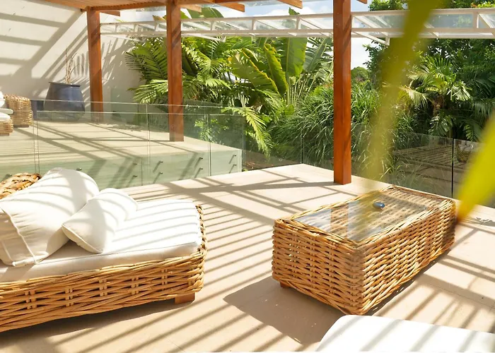 Ivaya 8-guesthouse 4* サヌール